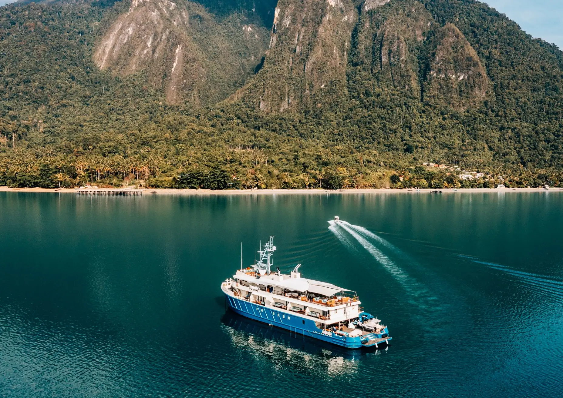 kudanil-triton-bay-papua-3