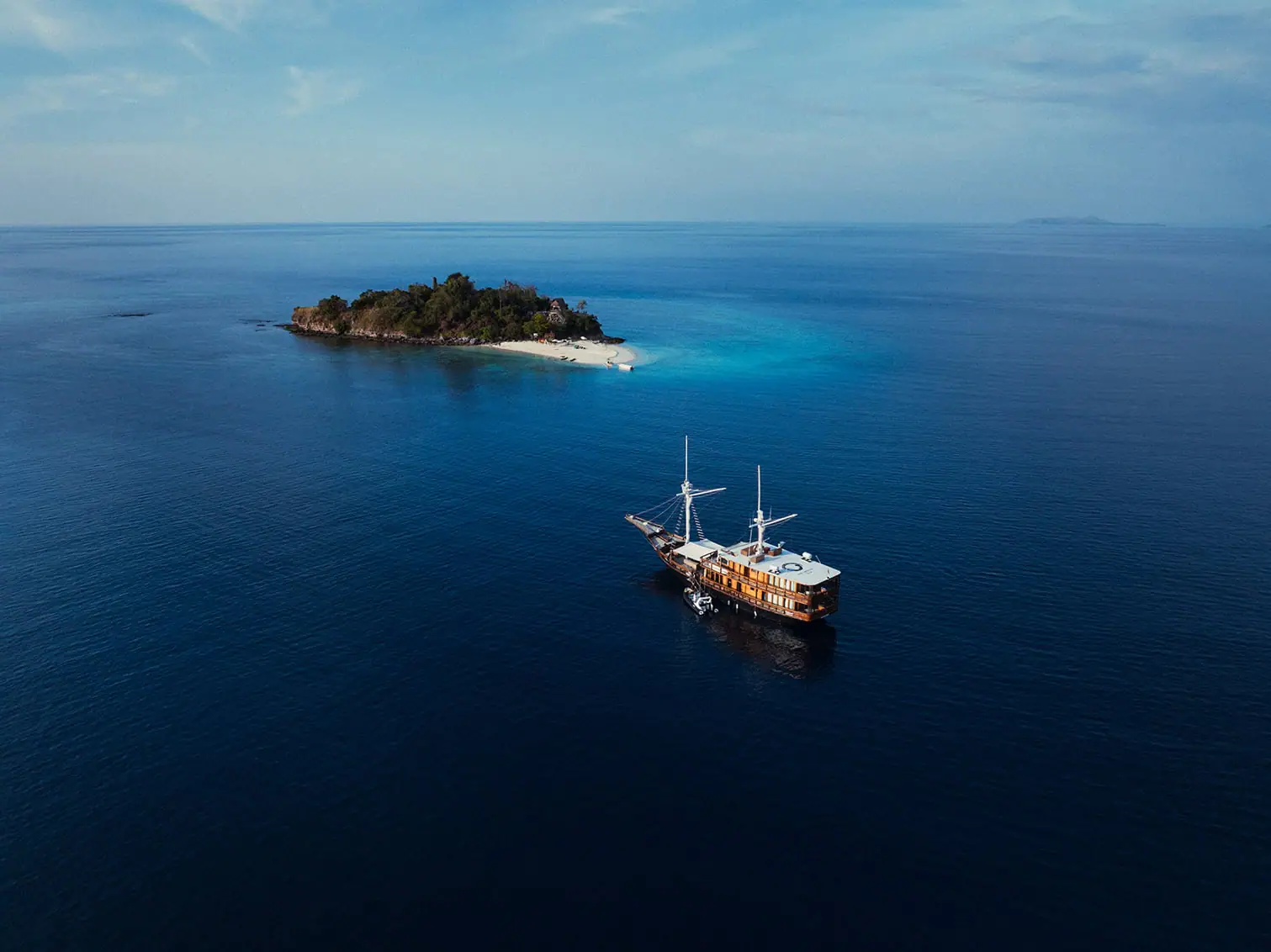 Private Yacht Charter in Komodo | YMA Yachting