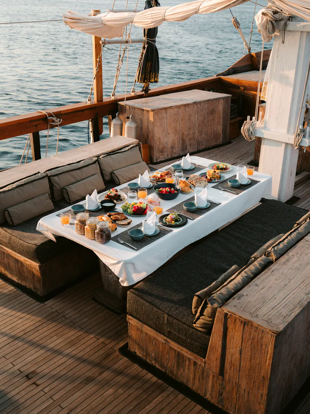 Dining Onboard Oracle | YMA Yachting 