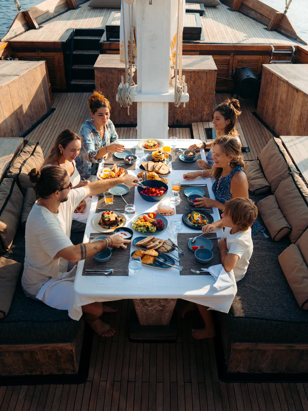 Dining Onboard Oracle | YMA Yachting 