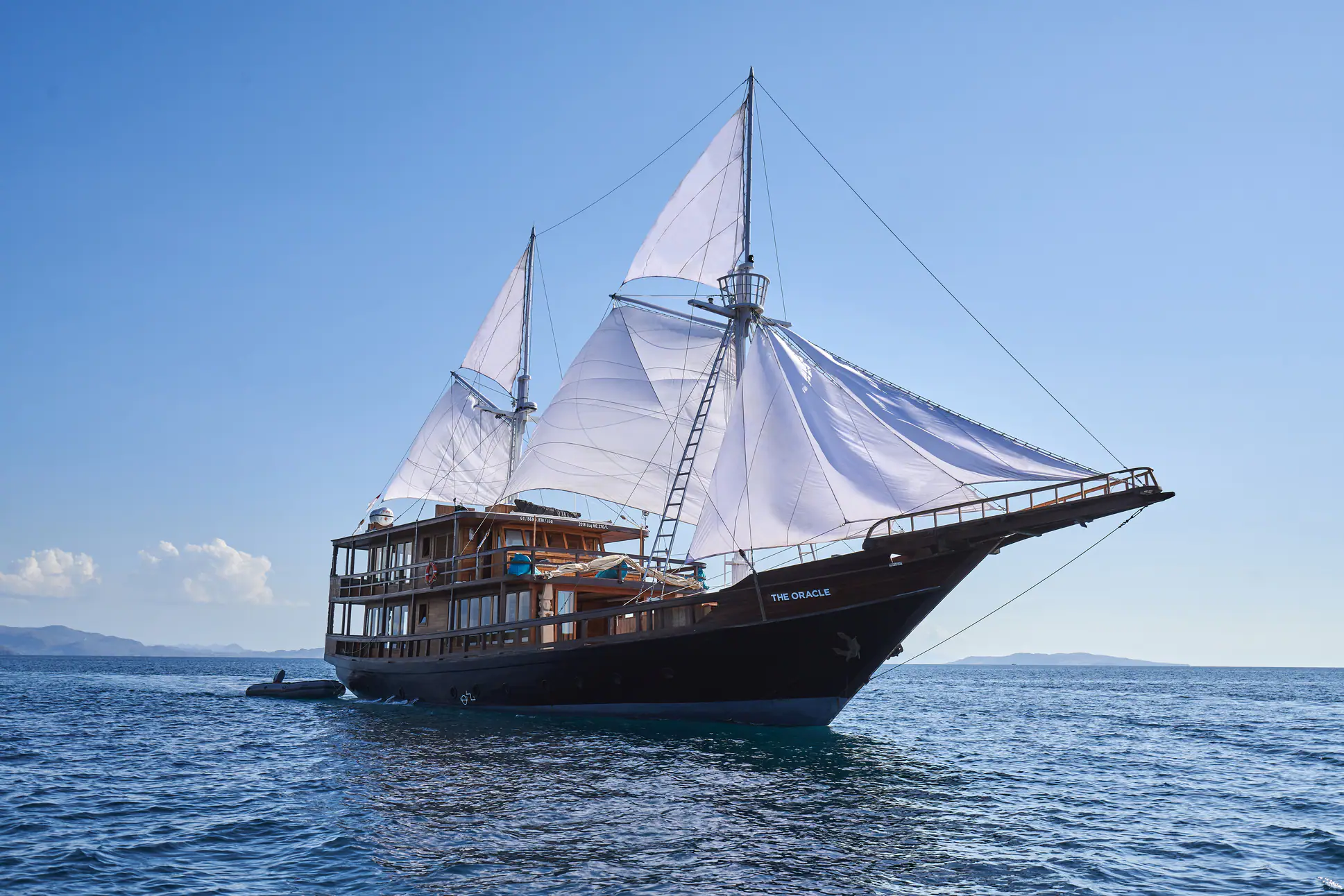 Oracle Yacht Exterior | YMA Yachting